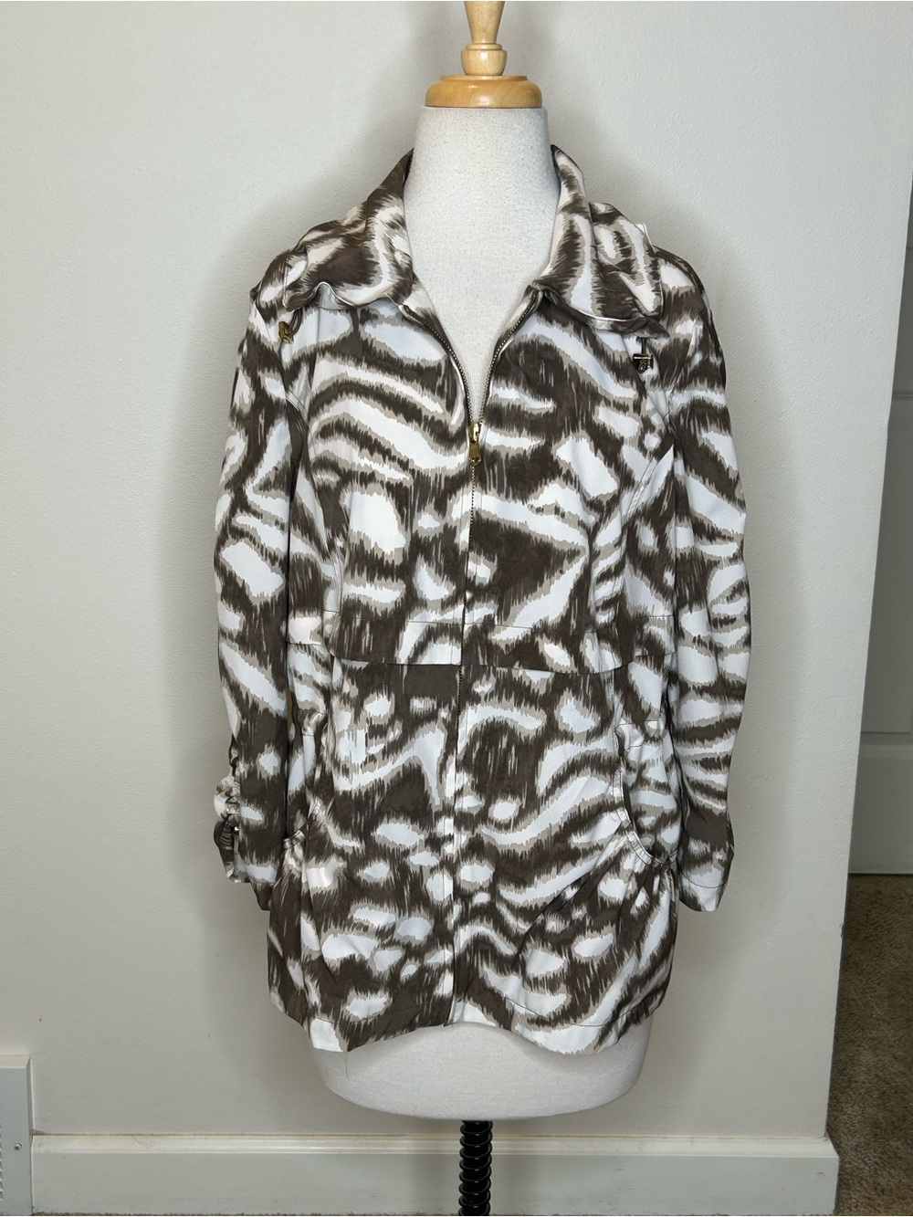 Zenergy by Chico’s Women's Brown  White Abstract-Print Utility Jacket Size 1 M